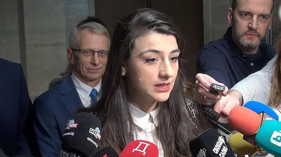 Лена Бориславова се е отказала от депутатския си имунитет